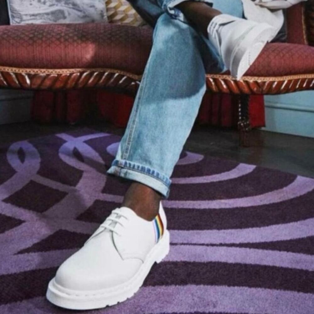Dr Martens 27522 White Smooth Leather Pride Oxford Shoes Rainbow 6 Mens/ 7 Wom